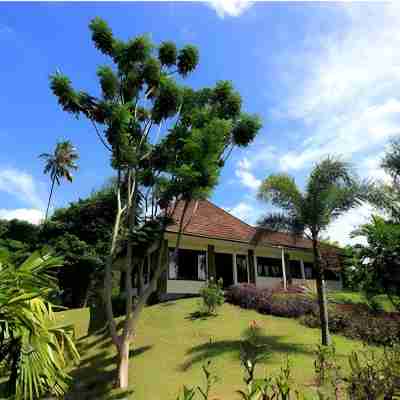 Black Sand Dive Retreat Hotel Exterior