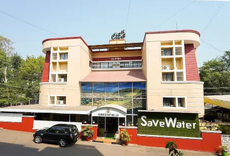 Hotel Green Field Отели в г. Сатара