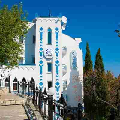 1001 Nights Hotel Exterior