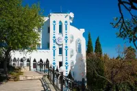 1001 Nights Hotels in Yalta