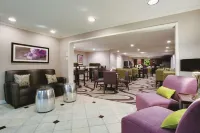 La Quinta Inn & Suites by Wyndham Harrisburg Airport Hershey