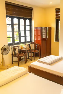THE GEM HOTEL - 2-Star