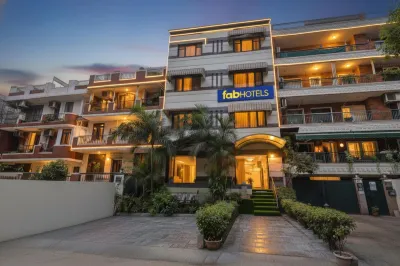 팹호텔 아시라예 네흐루 플레이스 Krishnas Collection Art Gallery 주변 호텔