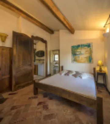 拉吉亞依亞度假酒店 薩爾扎納酒店