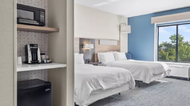 Holiday Inn Express & Suites MANCHESTER-AIRPORT by IHG Hotels in Manchester