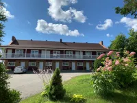 Motel le Sabre - Parkplatz