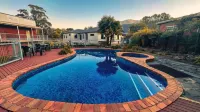 Mountain Creek Motel Bar & Restaurant - Pool