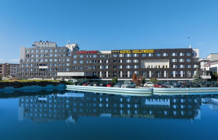 Hollywood Hotel