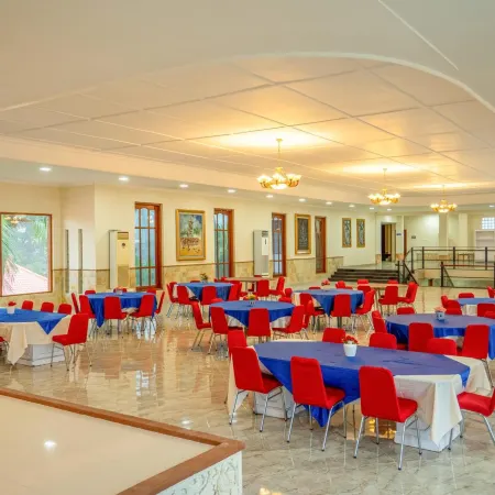 Grand Melka Hotel Отели рядом с достопримечательностью «Водопад Алинг-Алинг»