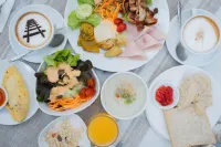 Natee The Riverfront Hotel Kanchanaburi - breakfast