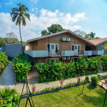 Raya Resorts