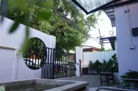 Mini-ME Home - Cozy Entire House in Old City - Villas