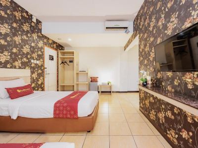 RedDoorz Premium Near Bandung Station