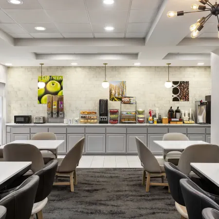 La Quinta Inn & Suites by Wyndham Mt. Laurel - Philadelphia