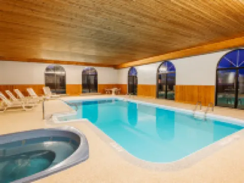 Super 8 by Wyndham Port Elgin Hotels in Bruce County