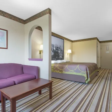 Super 8 by Wyndham Wapakoneta