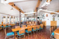 Days Inn & Suites by Wyndham Lake Okeechobee
