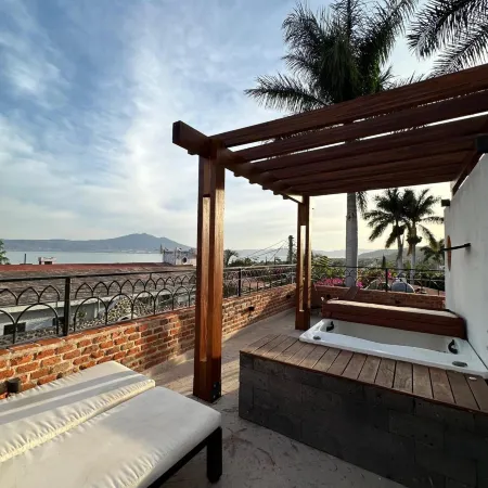 Hotel Lindo Ajijic Bed & Breakfast