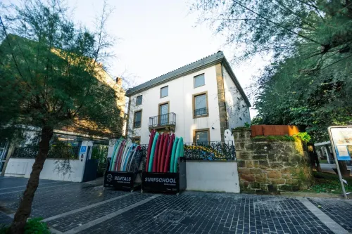 Zarautz Surf House Hotels in Aia