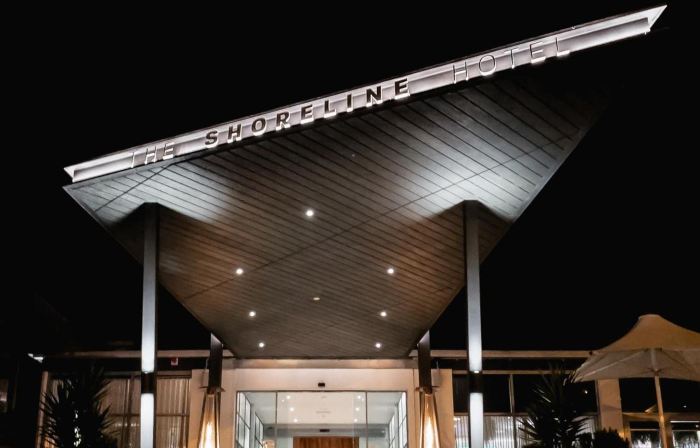 Shoreline Hotel