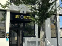 โรงแรม ลิฟ บอร์โด้ กาเร - BG โรงแรมใกล้L'Eglise Sainte-Croix