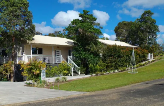 蒂納魯日落度假酒店