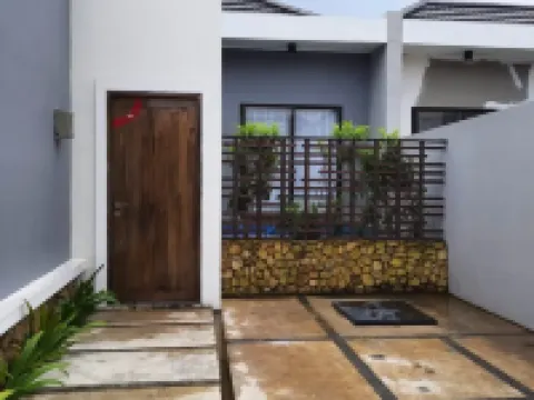 Villa Ubud Anyer - Villa Mungil 2 Br Hoteles en Anyar