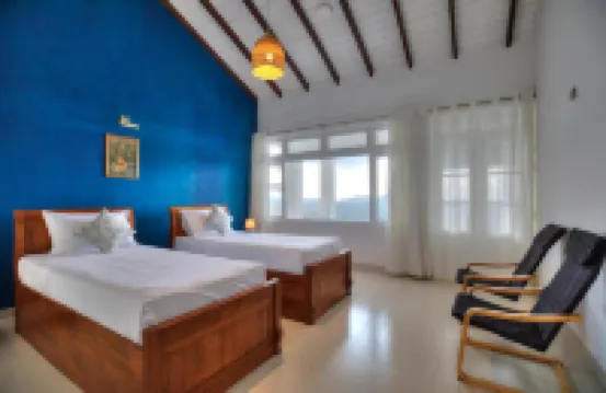 Rose Hill Bungalow Hotels near City Mills