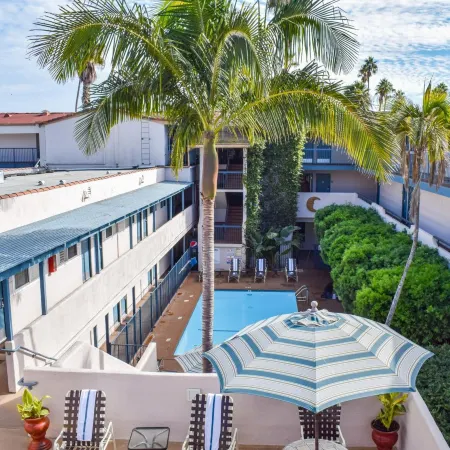 Beachside Inn