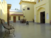 Hotel Mandawa Palace and Restaurent - parking