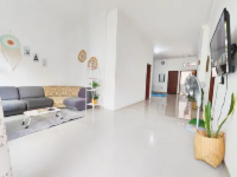 Homey Guesthouse Kertajaya (Syariah)