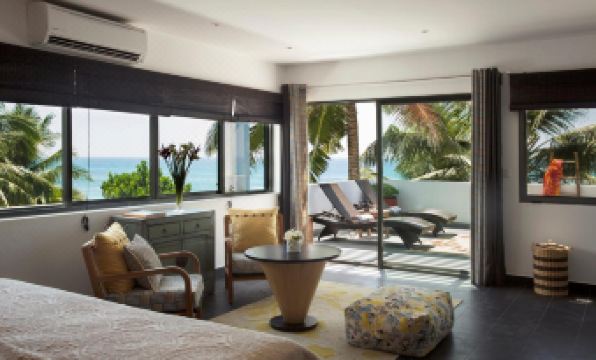 Owl and the Pussycat Hotel & Restaurant