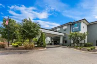 Clarion Pointe Franklin - Nashville Area Hotels near Carnton