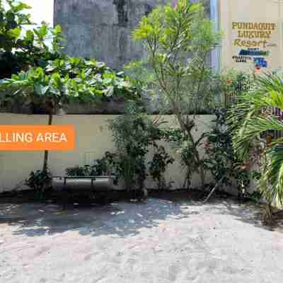 Pundaquit Luxury Resort Hotel Exterior