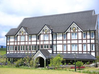 Pedro Barn Hotel at Little England Cottages