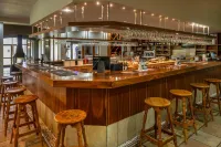 Devonvale Golf & Wine Estate - bar