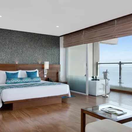 Amagi Aria Airport Transit Hotel