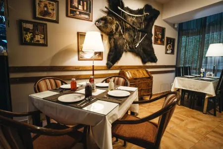 Кристалл Отели рядом с достопримечательностью «Смотровая поляна 960»