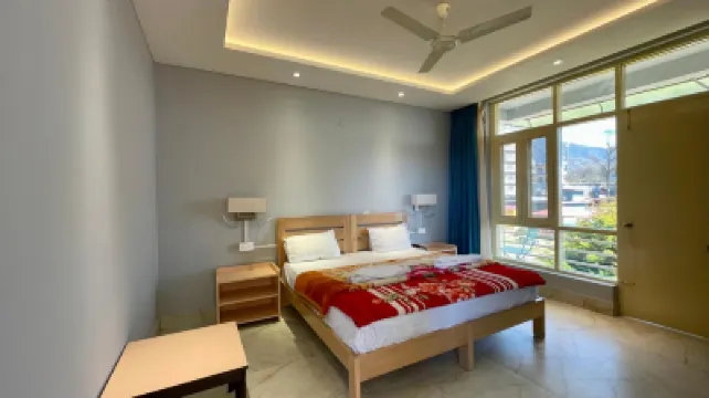 Madpackers Bir Hotels in 