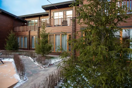 Парк-отель Таёжный Отели в г. Ленинский район