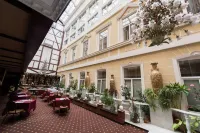 Ufa-Astoriya Hotel
