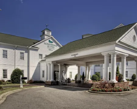 Homewood Suites by Hilton Olmsted Village (Near Pinehurst, NC) Hotels in Moore County