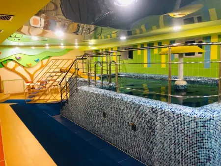 Гостиничный комплекс 7 и Я (2 корпус) Отели рядом с достопримечательностью «Buratino»