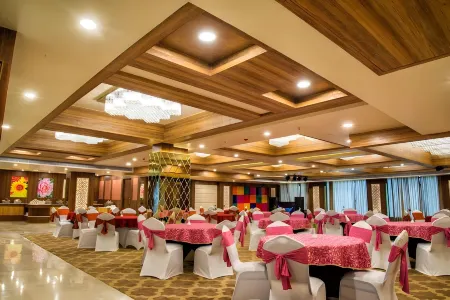 Hide Away Suites Отели рядом с достопримечательностью «Jaypee Institute of Information Technology»