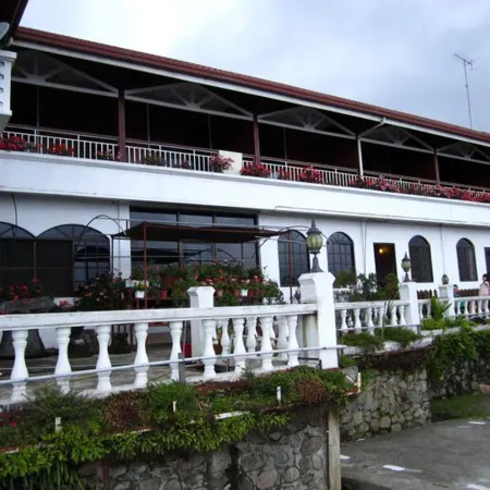 Strawberry Garden Hotel