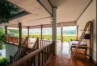 Phurintara - Resort Doi Saket - piscina