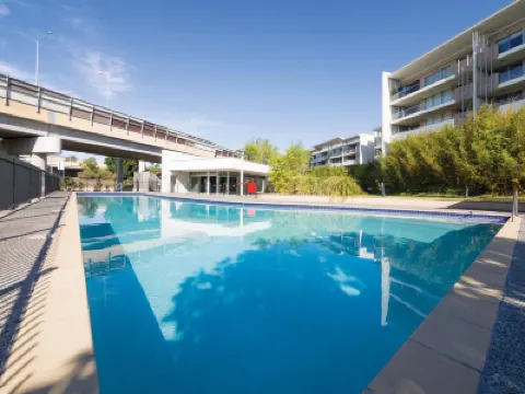 Oaks Brisbane Mews Suites Hotels near RNA Showgrounds