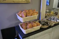 Château de Lazenay, Bourges Val d'Auron - Breakfast