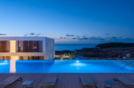 コラ ニヴァリア ビーチ