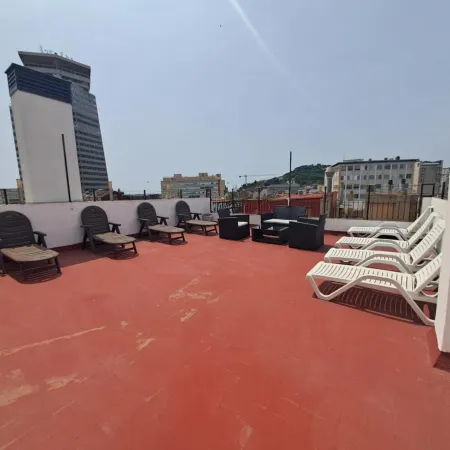 Youth Hostel - Central and Basic Drassanes Отели рядом с достопримечательностью «Старый город»